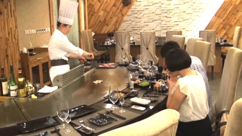 "사치 즐기는 평양 엘리트 최대 100만 명"