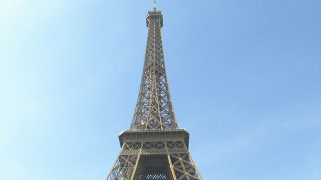 '문 닫힌' 에펠탑...'긴축·파업'에 신음하는 프랑스