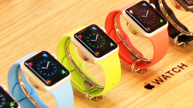 애플 워치, 6시간 만에 품절...삼성·LG에도 기회