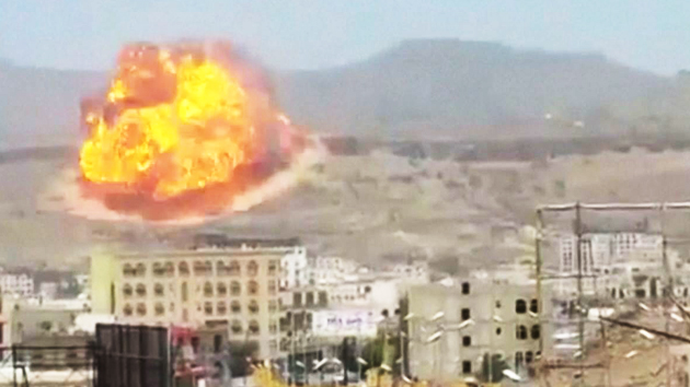 사우디, 예멘 반군 무기고 대규모 공습