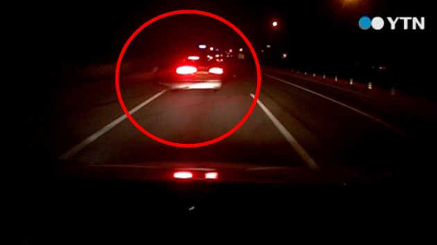 [영상] 심야 고속도로에서 '팽그르'…아찔한 과속운전