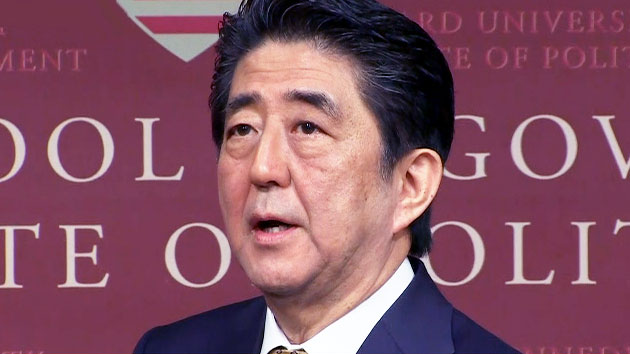 아베 일본 총리  "일본군 위안부는 인신매매 피해자"
