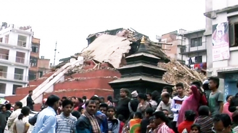 네팔 지진 8일 만에 101세 노인 구조