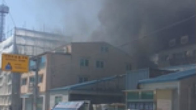 [영상] 인천 서구 빌라 공사장 불…주민 대피 소동