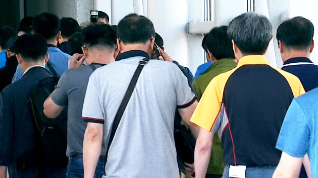 '중국 버스 추락사고' 공무원 연수단 귀국