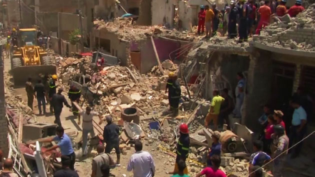 이라크 전투기 실수로 민가에 폭탄 투하...30여 명 사상