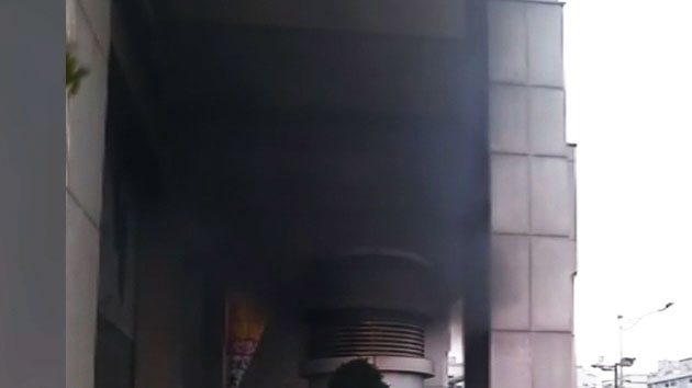 인천 대형마트에 연기 발생...500명 대피 소동