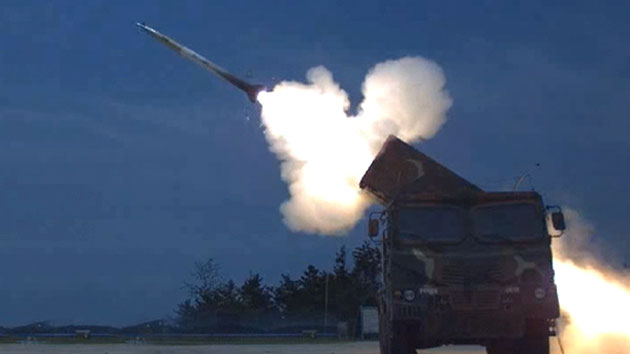 차기 다연장 로켓  '천무', 북한 방사포 제압할까?