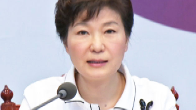휴가서 돌아온 박근혜 대통령, 집권 후반기 화두는?