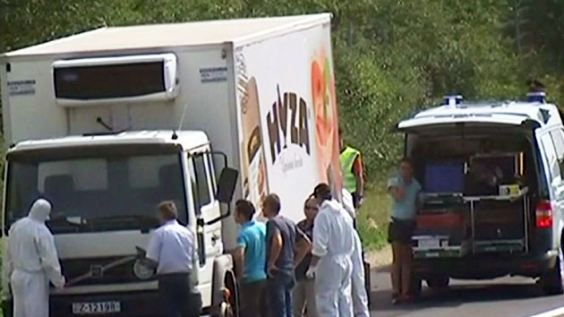 트럭에서 난민 시신 수십 구 발견...EU, 충격 속 대책 부심