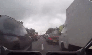 꽉 막힌 도로 광란의 오토바이…'이건 몰랐지?'