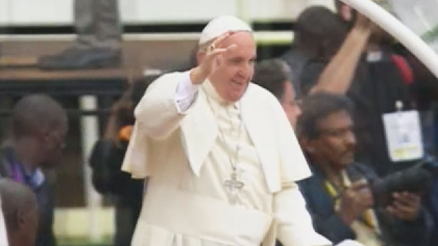 교황, 케냐 빈민촌 방문..."바티칸 포함 모든 곳에 부정부패"