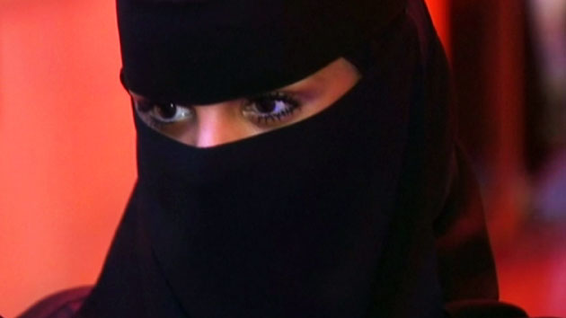 사우디 여성들의 '눈물겨운' 첫 참정권