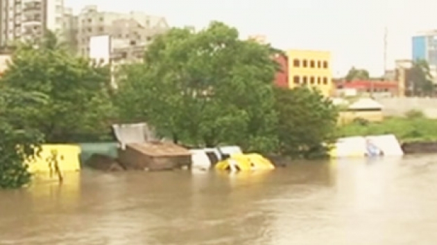 인도 100년 만의 폭우...교민 4천여 명도 피해