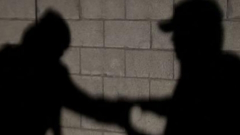 길거리 여성 쫓아가 딸 성폭행한 20대 중형