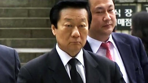  '와일드캣 도입 비리' 김양 전 보훈처장 징역 4년