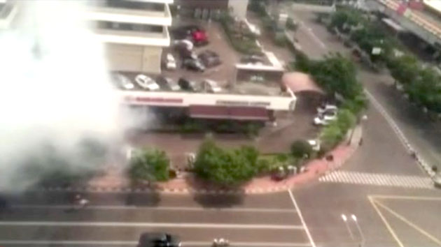 [속보] 자카르타 도심에서 연쇄 폭발...적어도 3명 사망