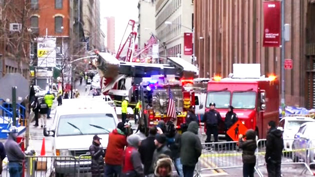 뉴욕 맨해튼 대형 크레인 쓰러져...1명 사망·2명 부상
