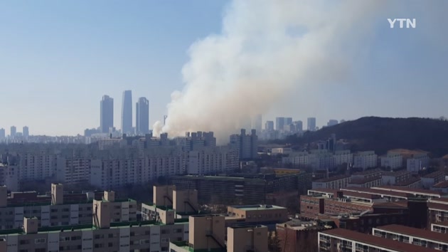 인천 송도신도시 인근 봉재산 화재...진화 중