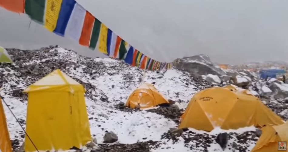 '순식간에 폭삭' 네팔 강진에 무너진 에베레스트