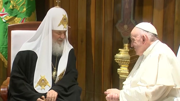교황·러시아 정교회 '천 년 만의 만남'..."우리는 형제"