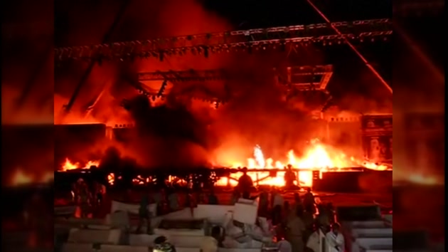 인도 '메이크 인 인디아' 행사장 큰 불...사상자는 없어