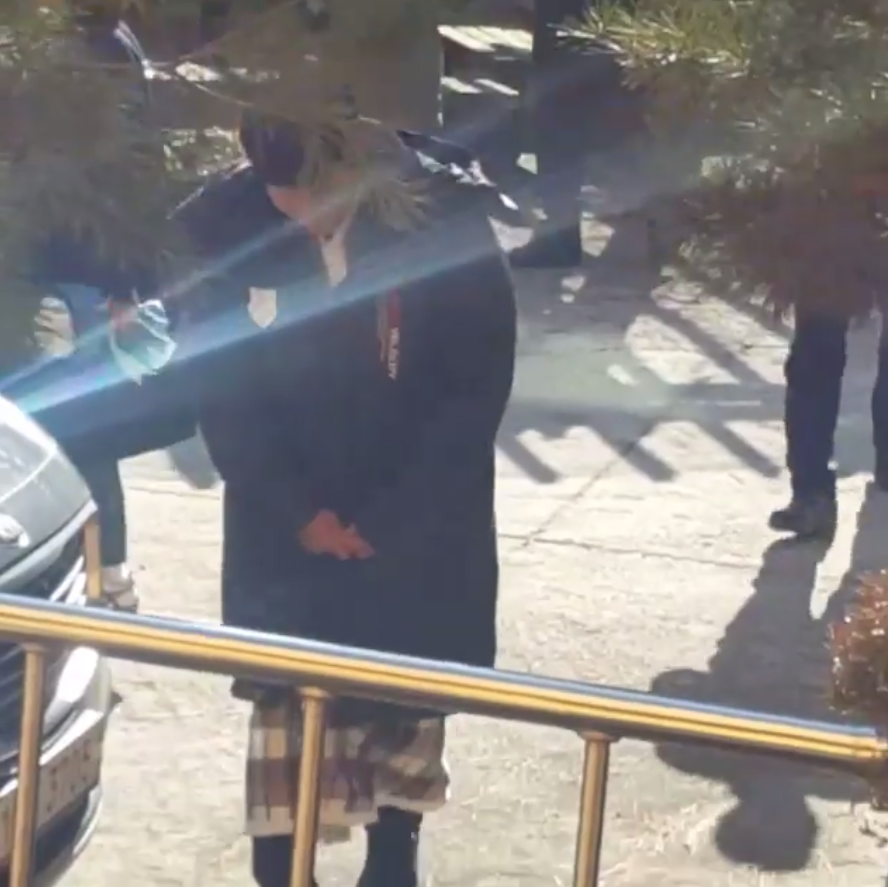 '언제 어디서든 인사한다' 박보검의 인사성 화제