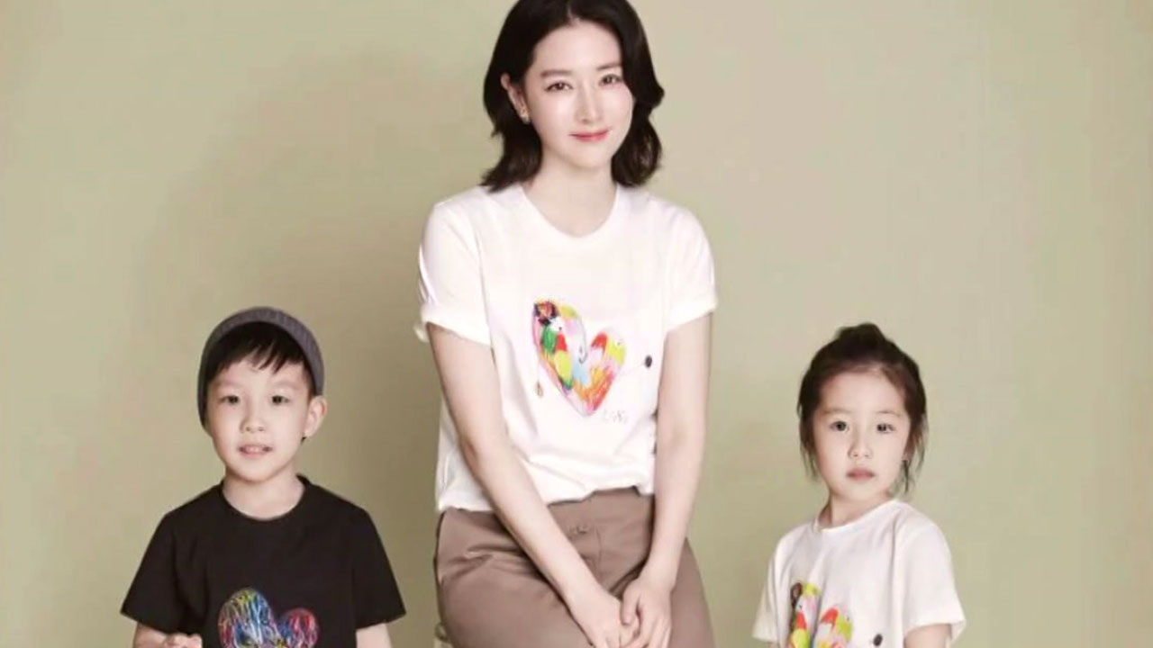 이영애, 쌍둥이 자녀와 사회공헌 캠페인 참여