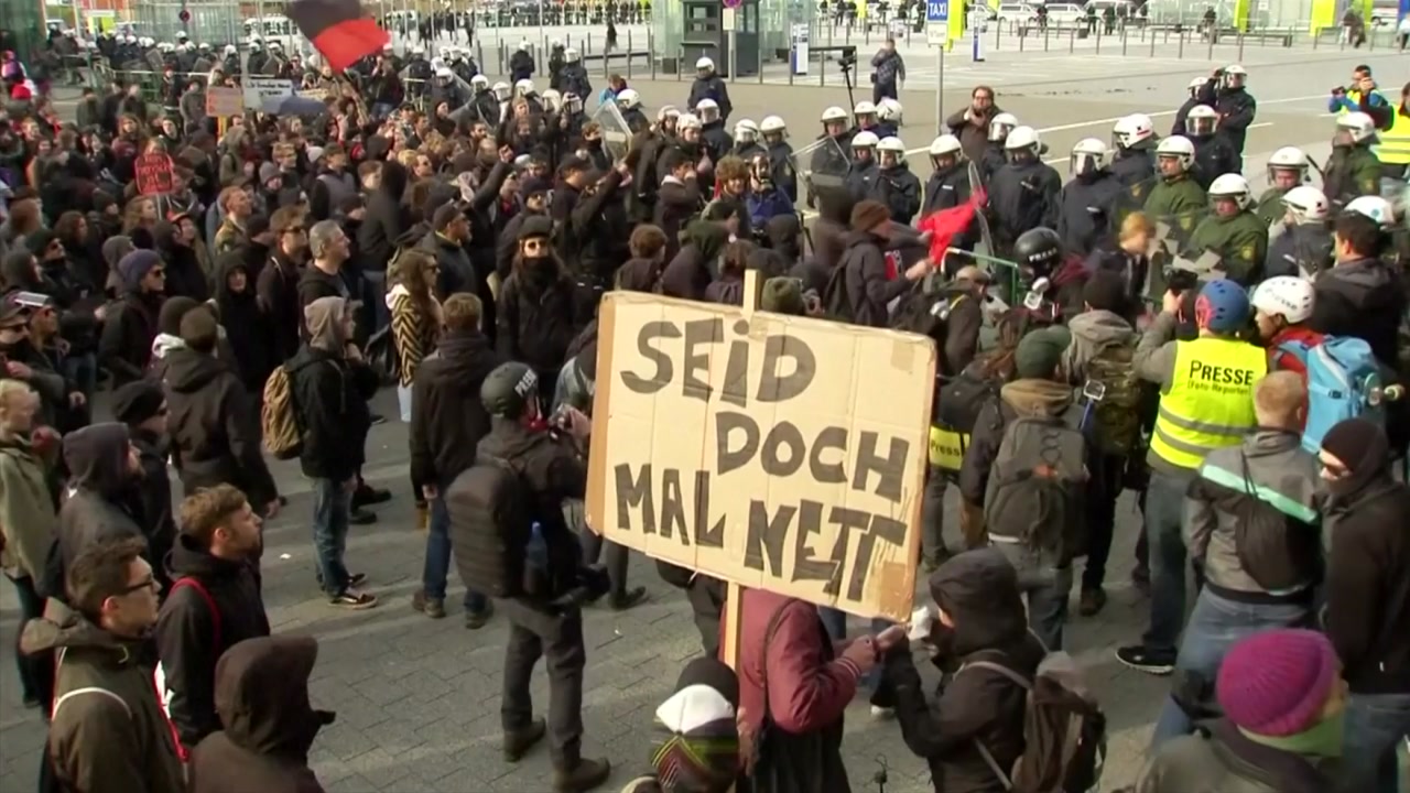 독일 反난민 극우당·시위대 충돌...4백여 명 연행