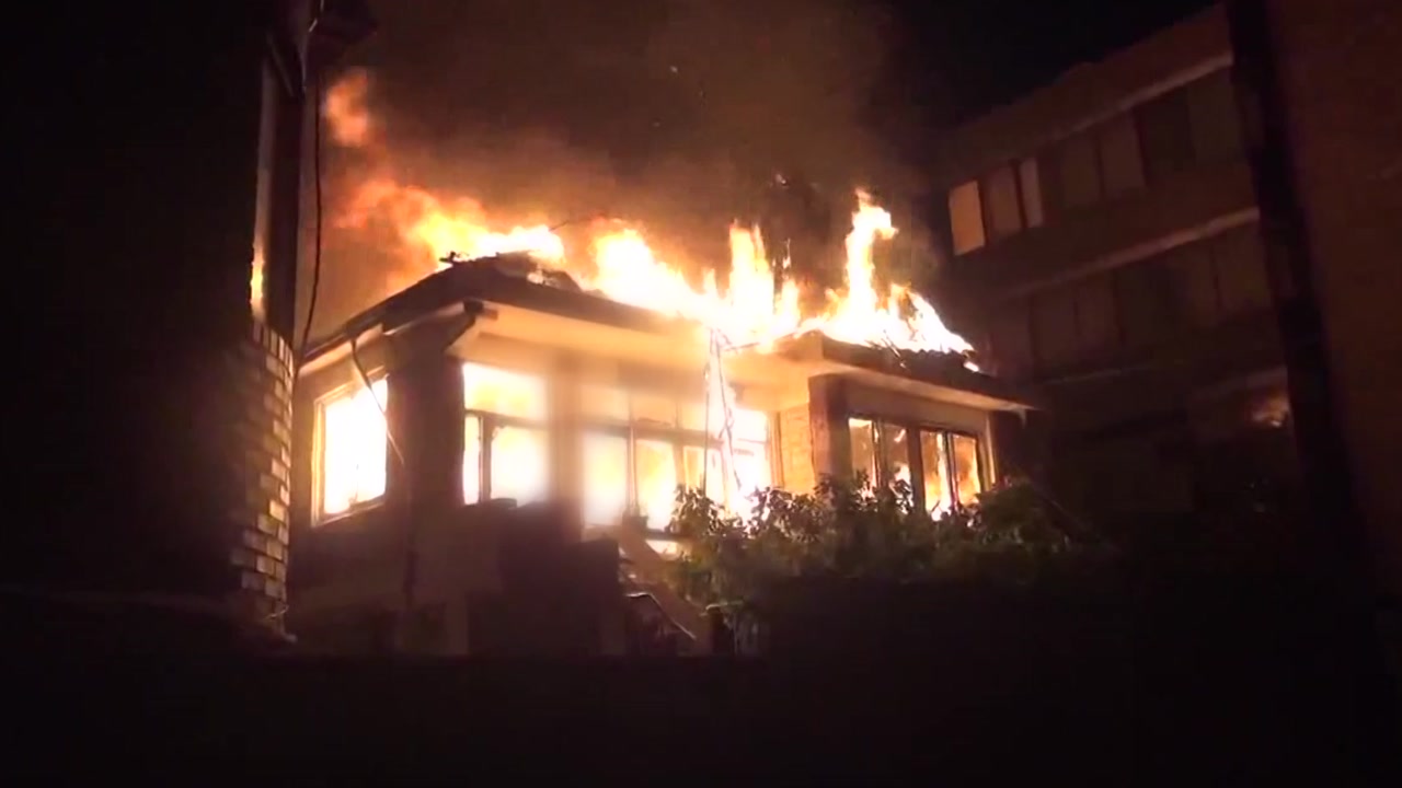 서울 장위동 주택 화재...주민 3명 대피