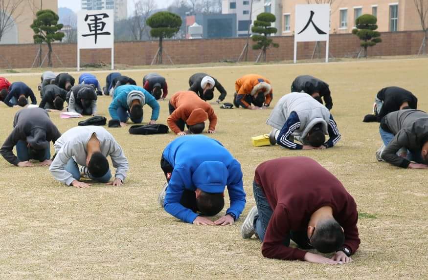 어버이날 하루 전 훈련소…큰절하며 "잘 다녀올게요"