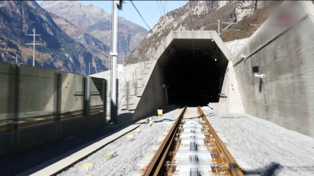 57㎞ 세계 최장 알프스 터널, 착공 17년 만에 개통