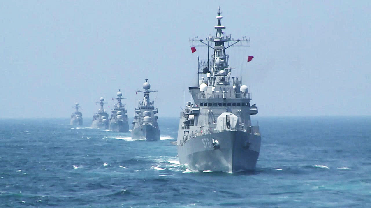 해군, 대규모 해상 기동훈련..."NLL 사수"