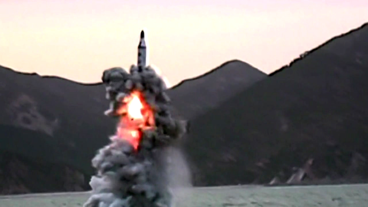 "北 무수단 미사일 처음으로 400km 비행...성능 개선"