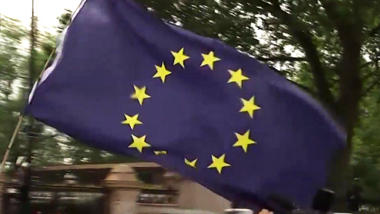 EU 도미노 탈퇴 현실화?...슬로바키아 국민투표 청원 시작