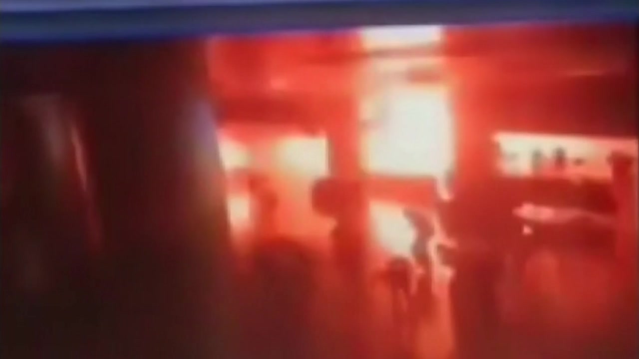 이스탄불 공항에 자폭 테러...최소한 36명 사망