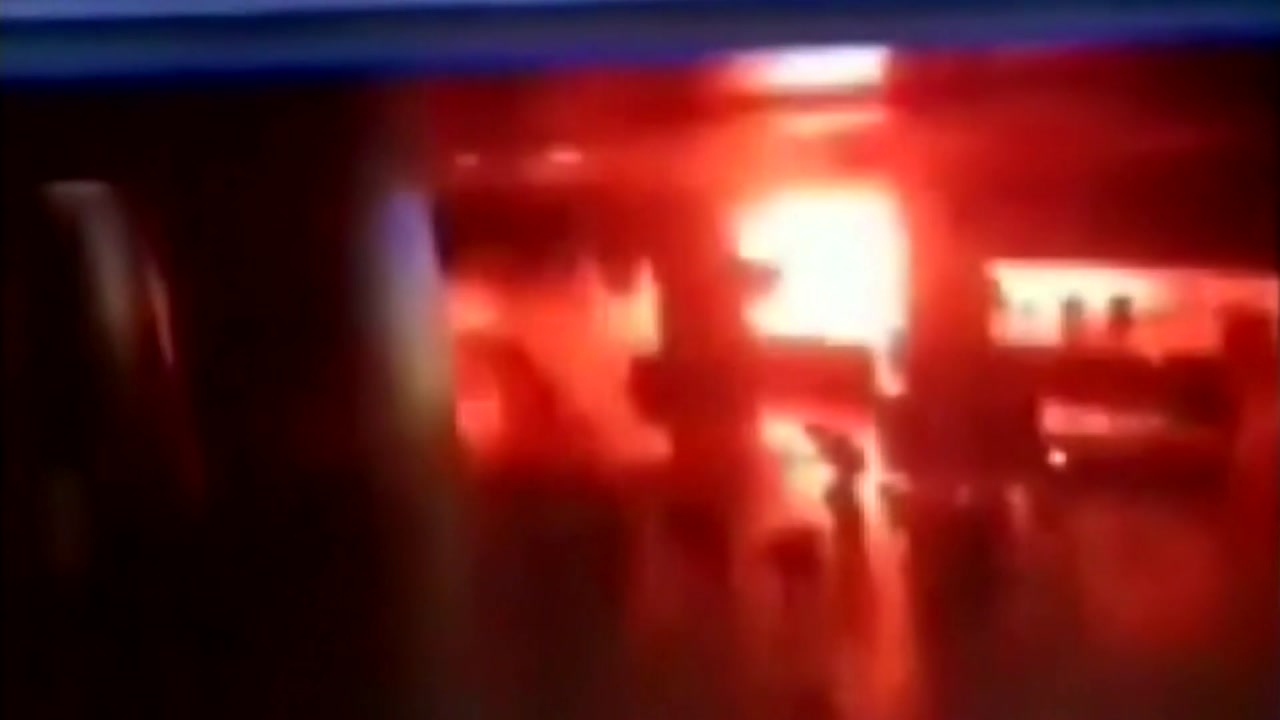 CCTV에 포착된 테러 순간, 이스탄불 공항은 '아비규환'