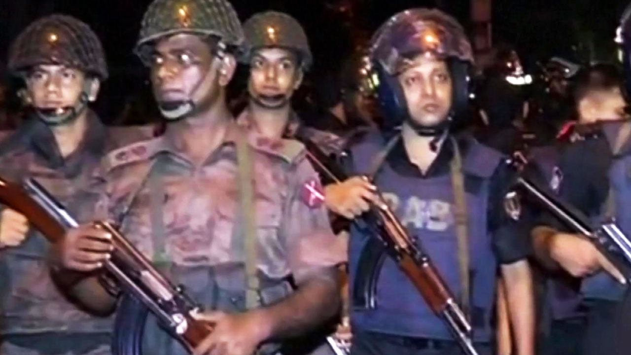 방글라데시 군 "인질극 종료...괴한 6명 사살"