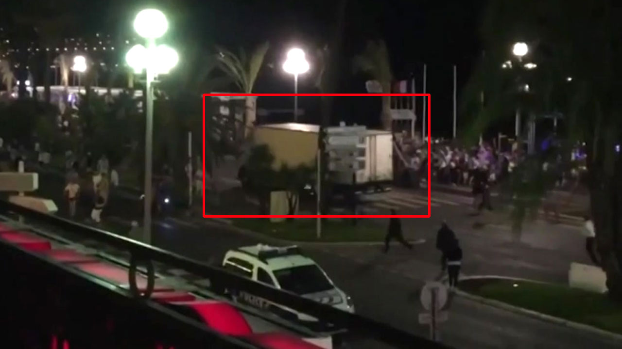 [영상] 니스 테러 트럭, 급가속하며 인파 덮치는 순간