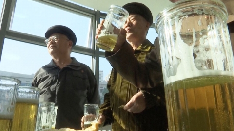 "北 한 달 동안 대동강 맥주 축제 개최"