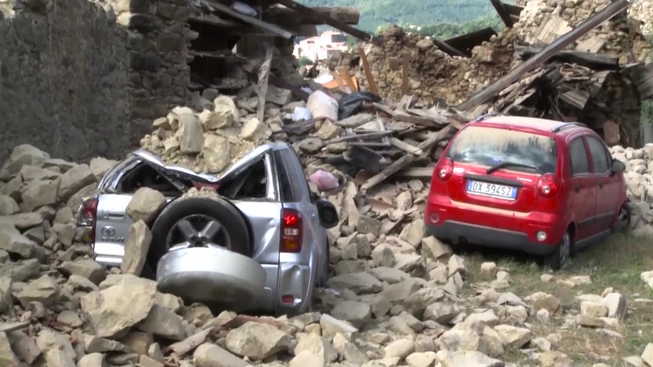 이탈리아 지진 30여 명 사망...구조 난항