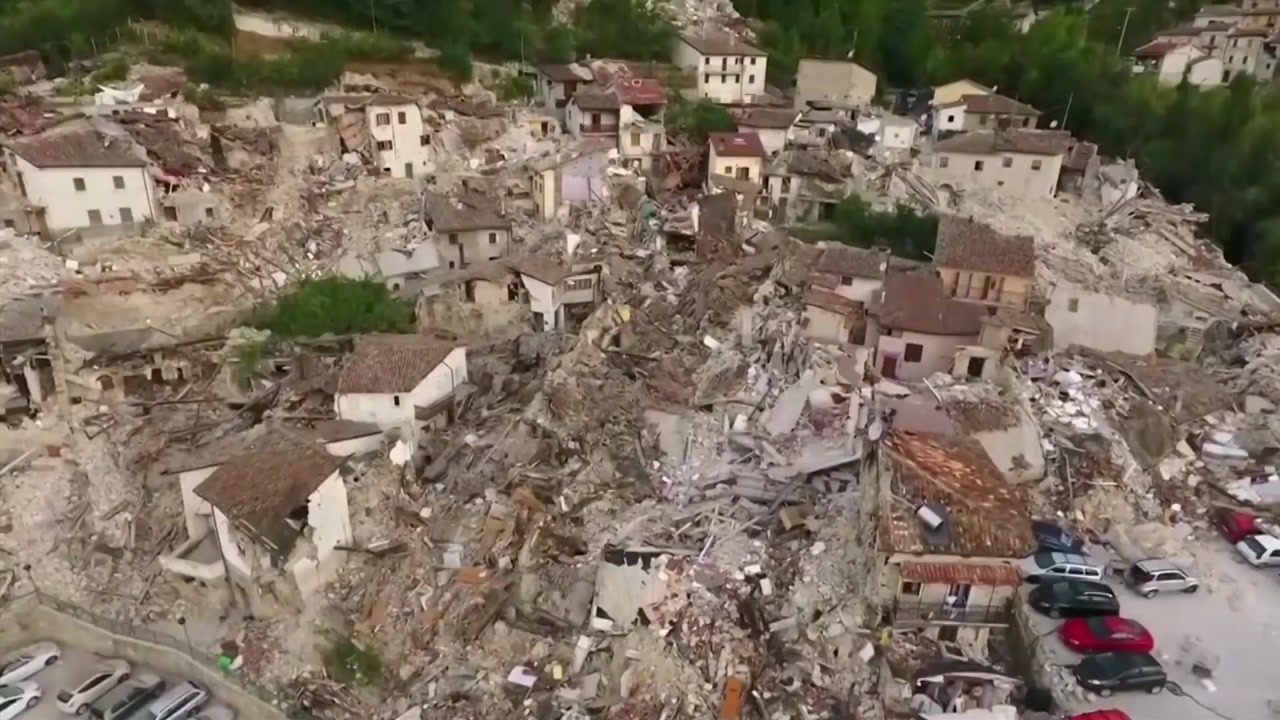 이탈리아, 잇단 여진에 구조 지연...사망자 급증 우려