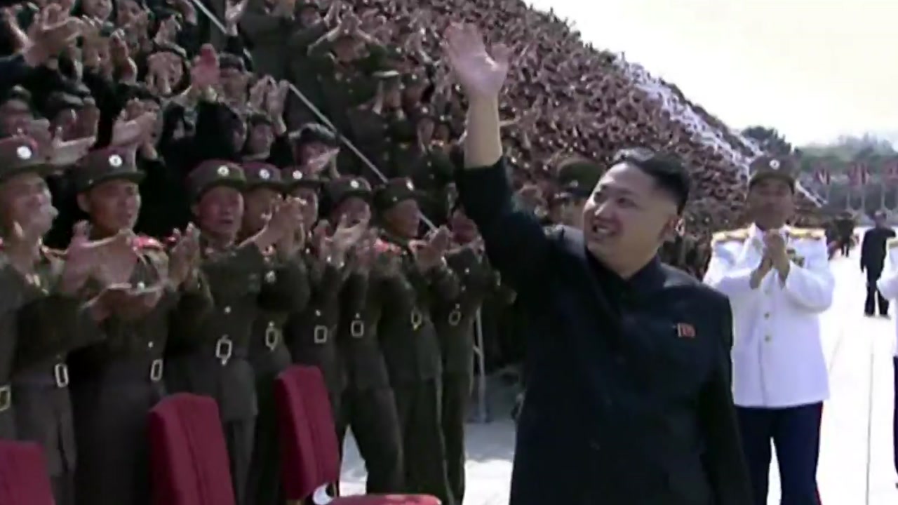 북한 청장년층, 김정은 충성 집단 부각