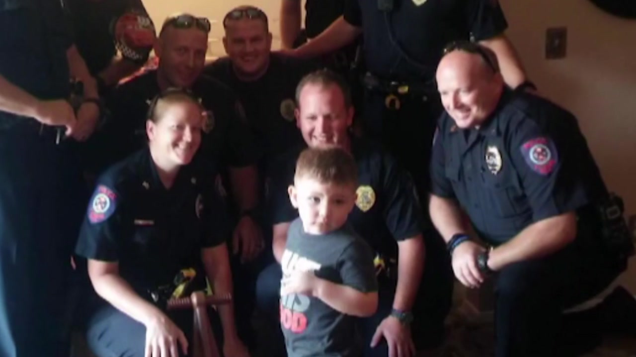 3살 자폐 소년 생일 파티에 경찰들이 참석한 이유