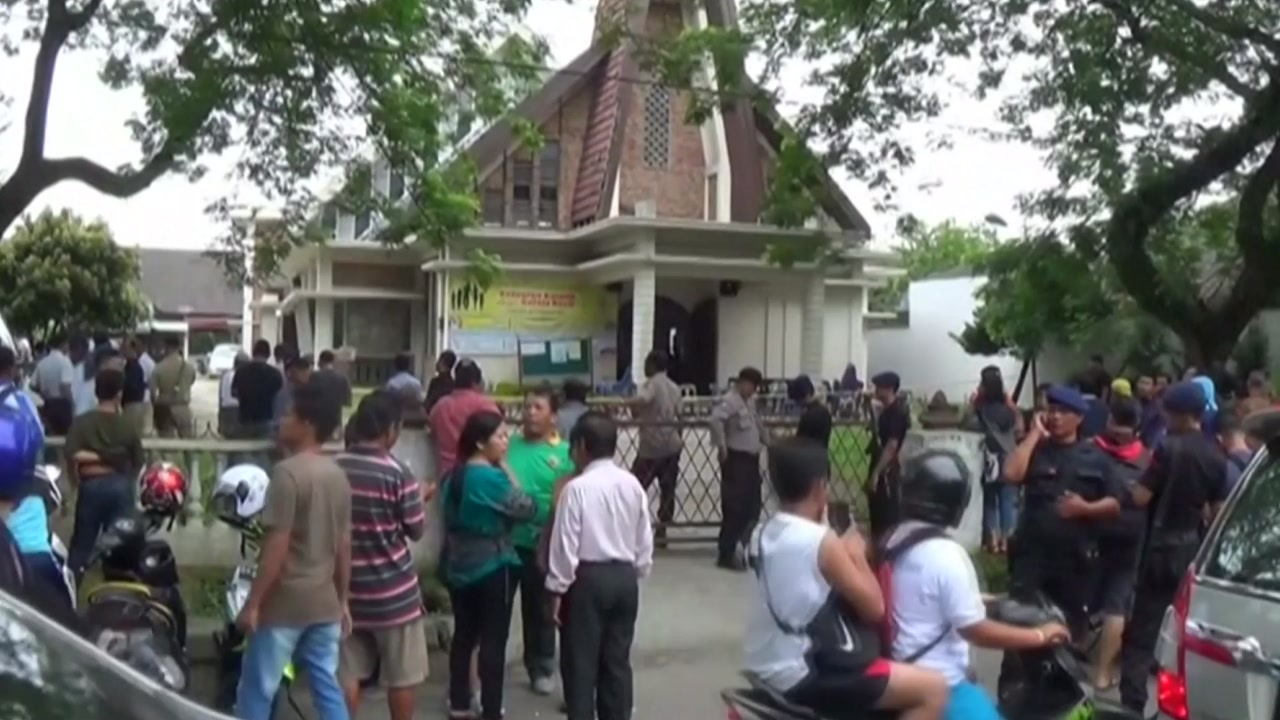 인도네시아 성당에서 자살폭탄 테러 시도...4명 부상