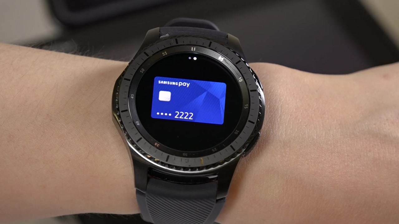 삼성 새 스마트워치 기어S3 첫선...고급 손목시계 디자인