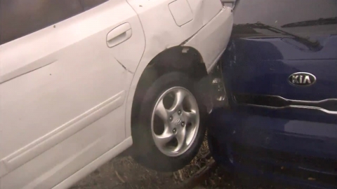 제주 한천 범람...차량 수십대 피해