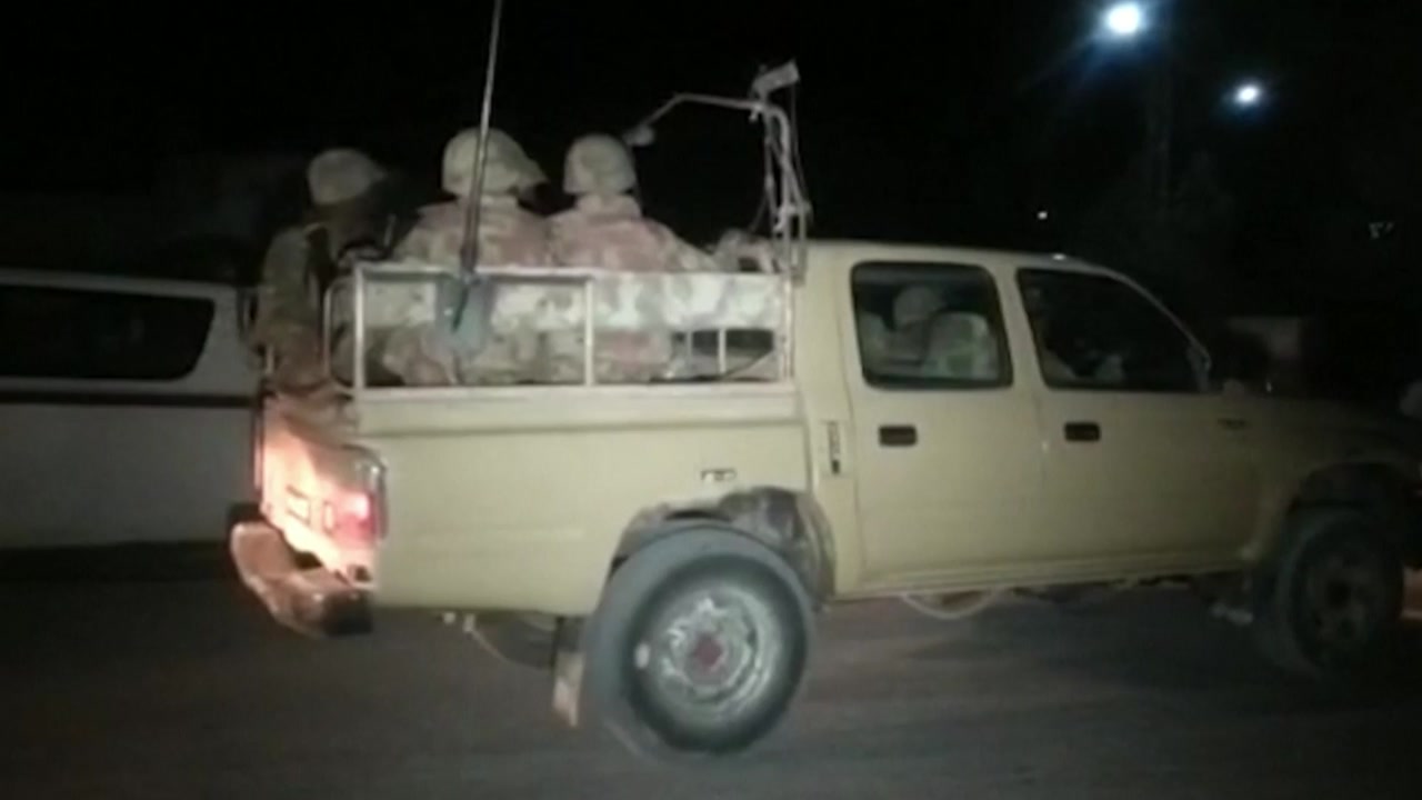 파키스탄 경찰대학 테러 59명 사망...IS 연계단체 의심