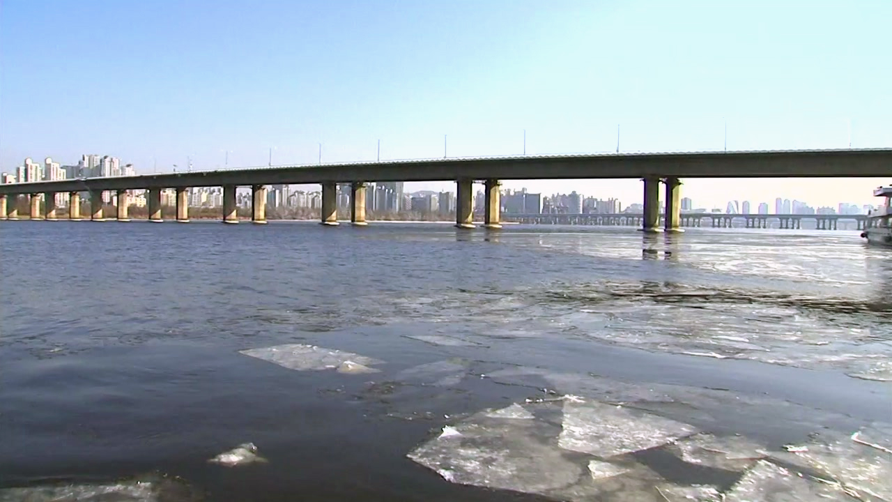 한파에도 잘 얼지 않는 한강...온난화·도시화가 원인