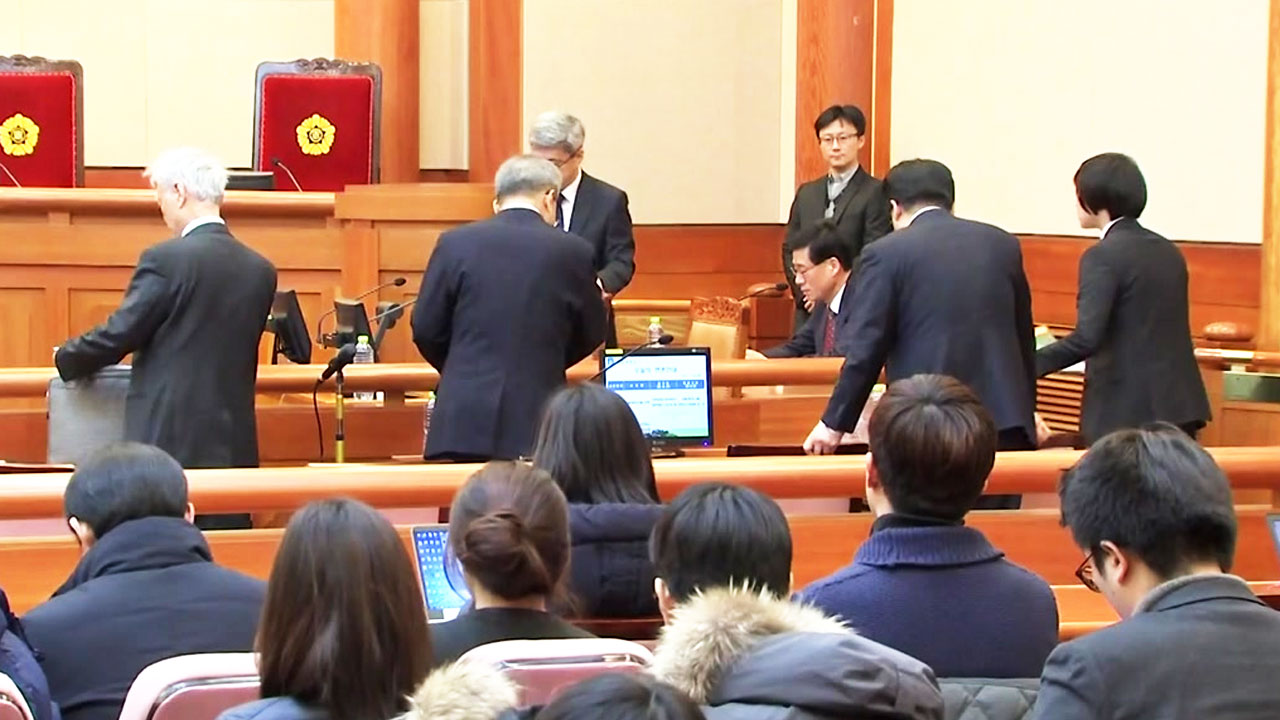 朴 대통령 측, 무더기 증인 신청...2월로 넘어간 탄핵심판